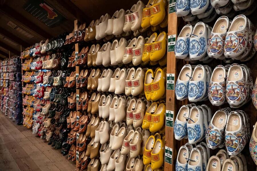 Amsterdam: Experience Zaanse Schans Windmills & Cheese Farm - Getting there from Amsterdam: time, comfort, and realistic expectations