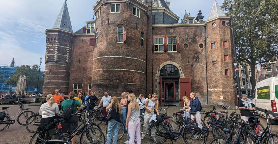 Amsterdam: Explore the City Highlights by Bike - Key points that make this bike tour worth it