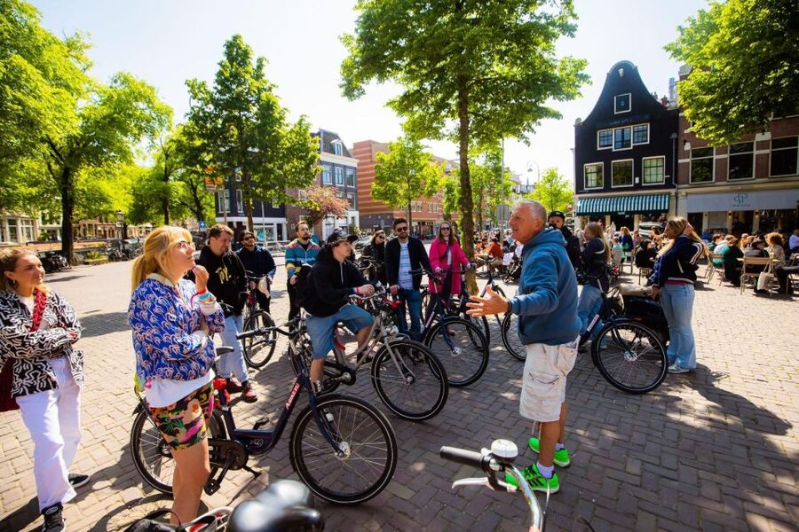 Amsterdam: Explore the City Highlights by Bike - Oosterdokseiland and Marineterrein: short photo stops to settle in