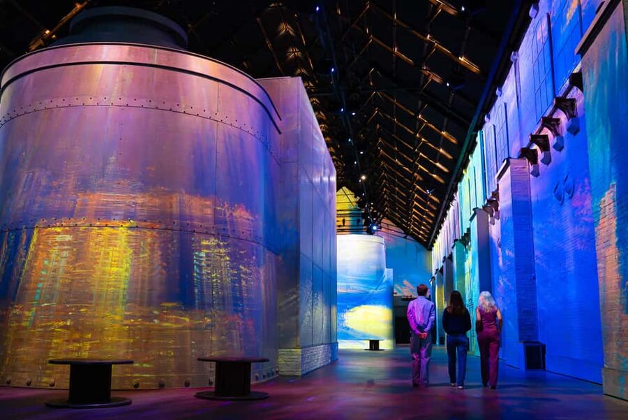 Amsterdam: Fabrique des Lumières Monet Entry Ticket - A room-sized Monet story, not a typical museum visit