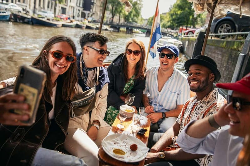 Amsterdam: Food and Canal Tour - Where it starts: meeting in front of the church