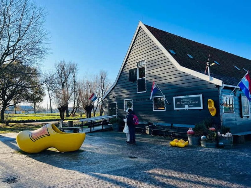 Amsterdam: Giethoorn, Afsluitdijk and Zaanse Schans Day Trip - Who this day trip fits best