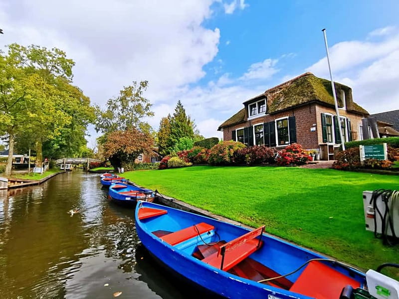 Amsterdam: Giethoorn, Afsluitdijk and Zaanse Schans Day Trip - Zaanse Schans in Zaandam, windmills plus real Dutch crafts