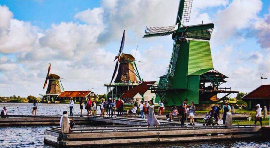 Amsterdam: Giethoorn and Zaanse Schans Windmills Day Tour - Should you book this Giethoorn and Zaanse Schans day tour?