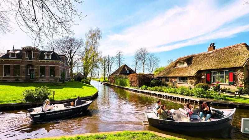 Amsterdam: Giethoorn & Zaanse Schans Small Group Day Trip - Getting from Amsterdam: meeting point and what to watch for