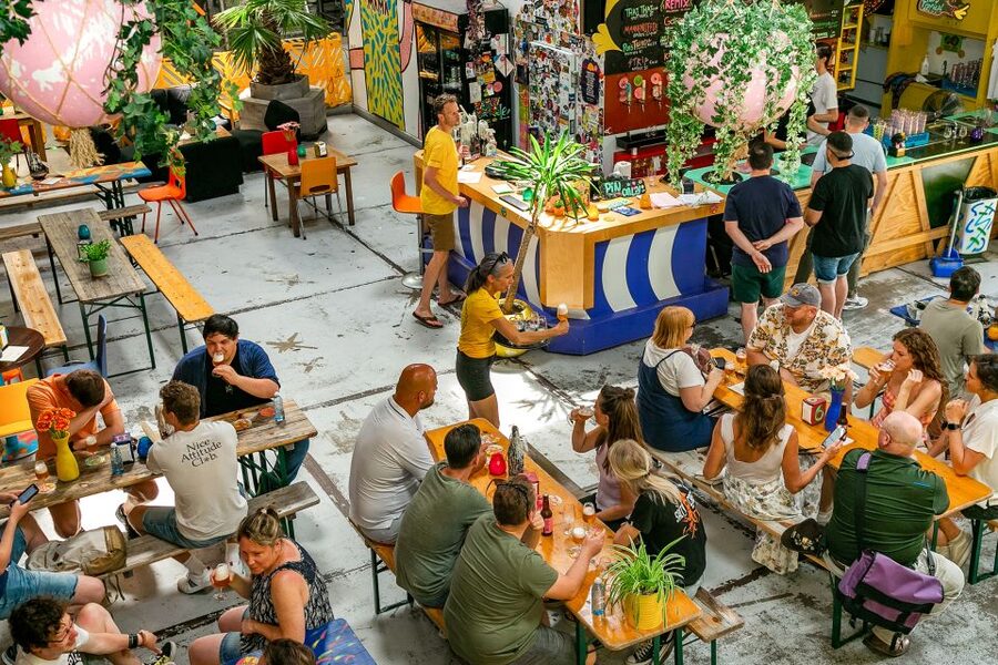 Amsterdam: Guided Craft Beer Brewery Bus Tour with Tastings - Stop One: Oedipus Brewing, Your First Real Sample