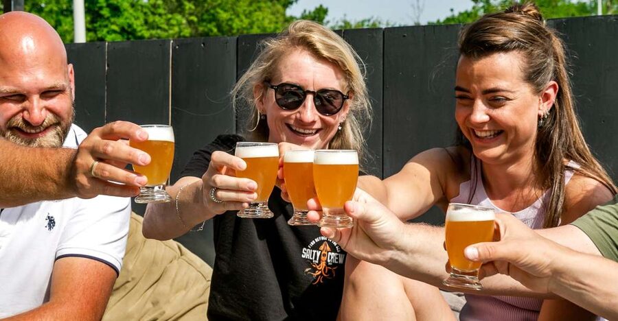 Amsterdam: Guided Craft Beer Brewery Bus Tour with Tastings - The Middle Brewery Tour: When You Get the Exclusive Behind-the-Scenes Look