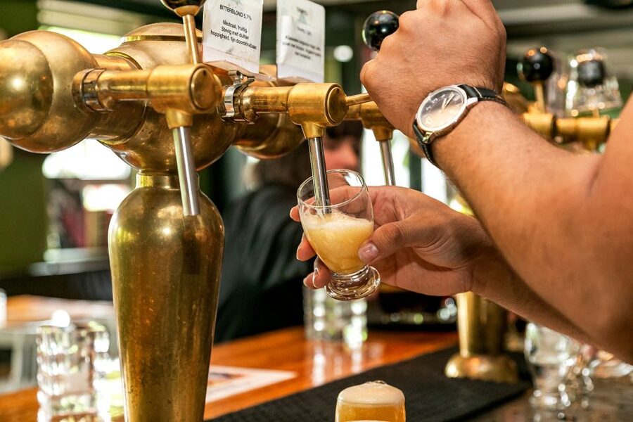 Amsterdam: Guided Craft Beer Brewery Bus Tour with Tastings - Getting to Overhoeksplein Without Wasting Time