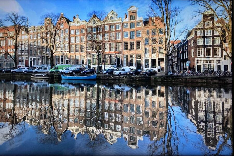 Amsterdam: Guided Off-The-Beaten-Track Walking Tour - Price and what the $46 buys you in real terms