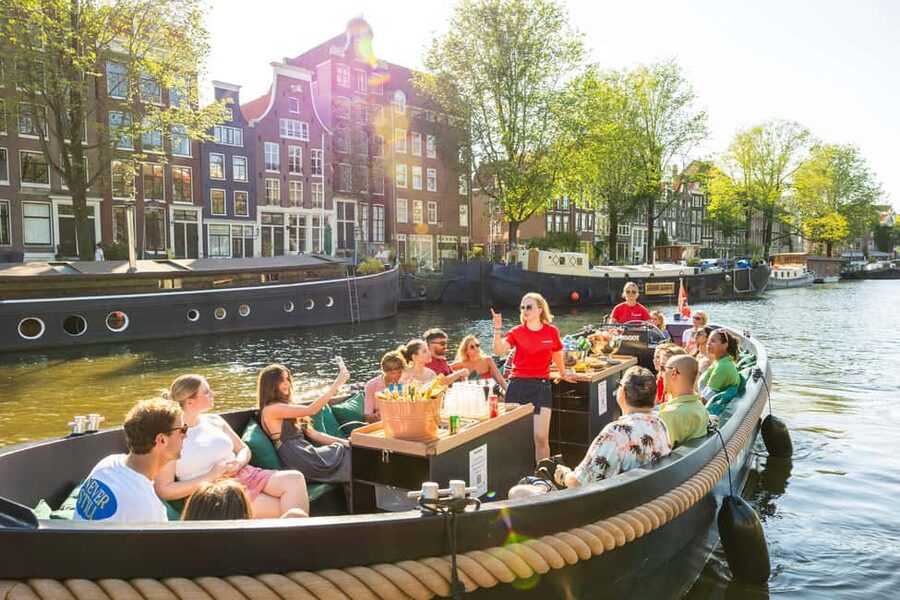 Amsterdam: Guided Open Boat Cruise Unlimited Drinks Option - Quiet Open-Boat Amsterdam, Not the Big-Group Feeling