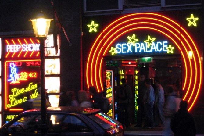 Amsterdam: Guided Red Light District and City Walking Tour - The smallest house and the VOC twist