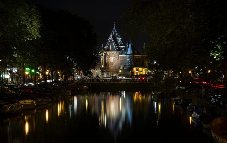 Amsterdam: Haunted History and Ghost Walking Tour - Spinhuis: the former women’s prison and the sadness you can feel in stone