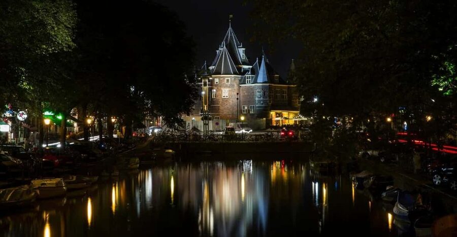 Amsterdam: Haunted History and Ghost Walking Tour - The Waag Purgatory finale: science, dissection, and restless souls