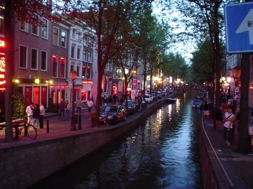 Amsterdam: Haunted History and Ghost Walking Tour - What to wear and how to prepare for a cold, wet Amsterdam walk