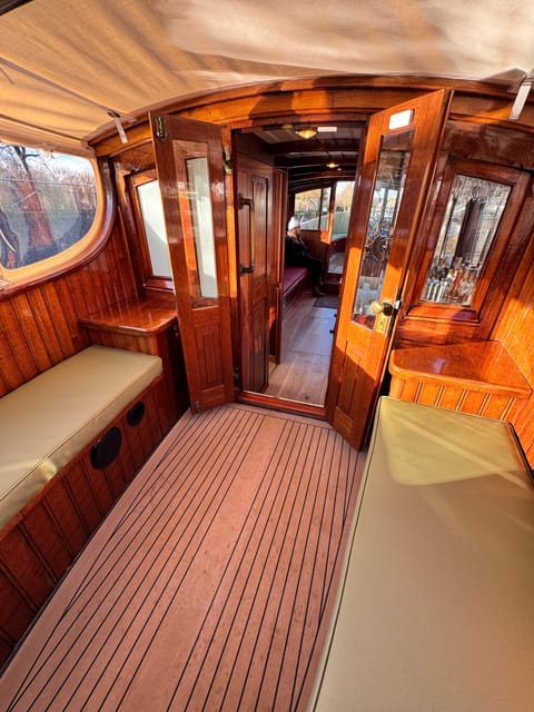 Amsterdam: Historic Boat Cruise with open bar and nibbles - History With Humor: What You’ll Actually Learn