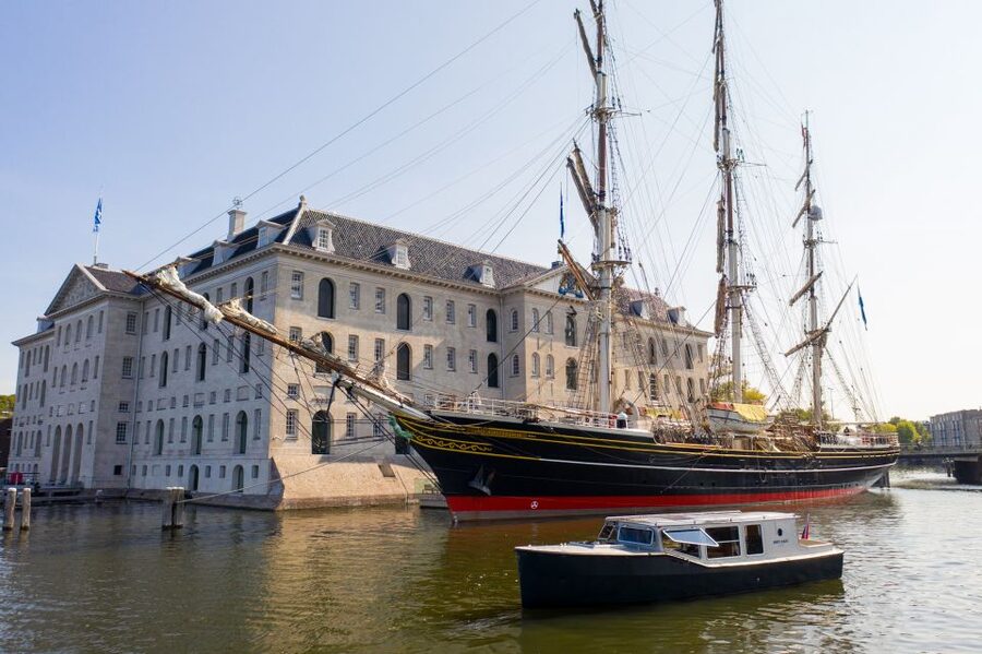 Amsterdam: Historic Boat Cruise with open bar and nibbles - Getting Aboard The Sophie Salon Boat From Hotel Canalview Dock