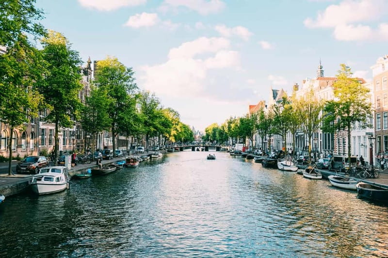 Amsterdam: Historic City Centre Canal Cruise - The $16 value: short, guided, and actually usable