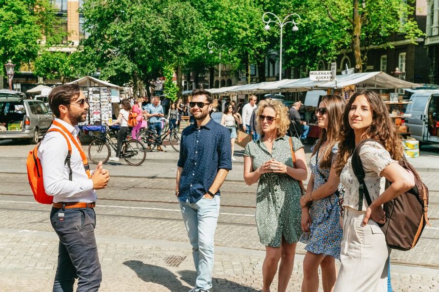 Amsterdam: Historical Highlights Walking Tour with Tasting - Locks, bridges, and the little street details that make Amsterdam click