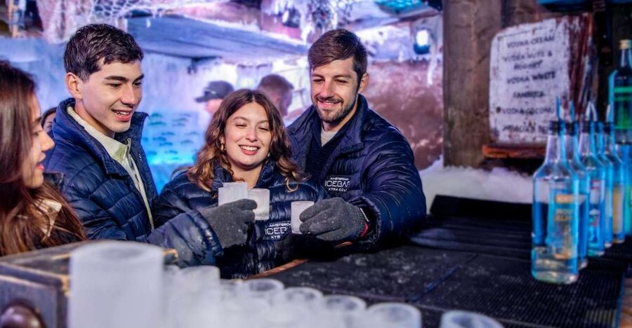 Amsterdam: Icebar Entry Ticket with 3 Drinks - Why the Amsterdam Icebar feels different from a normal night out