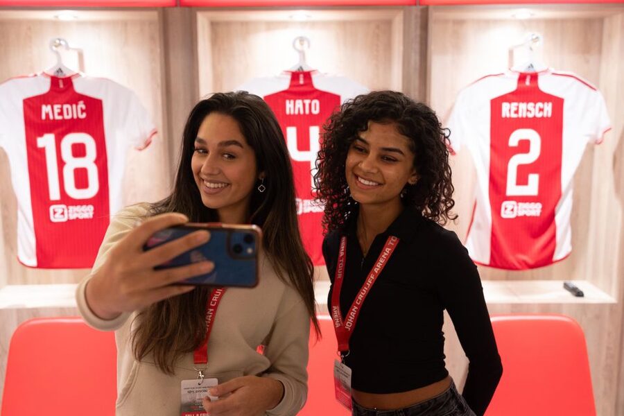 Amsterdam: Johan Cruijff ArenA Tour with Optional Guide - Where players walk: the backstage routes that feel different