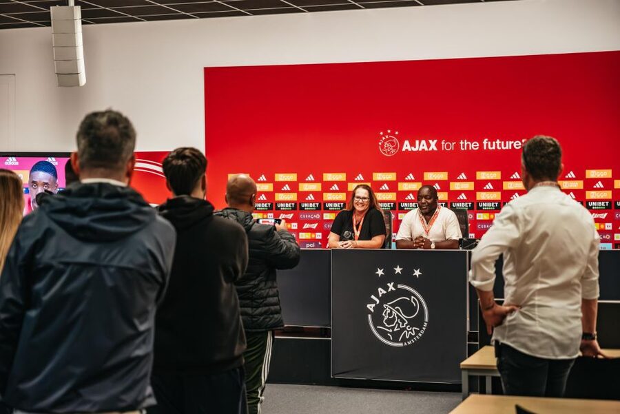 Amsterdam: Johan Cruijff Arena VIP Tour - Getting there without stress: Main Entrance E and metro 50 or 54