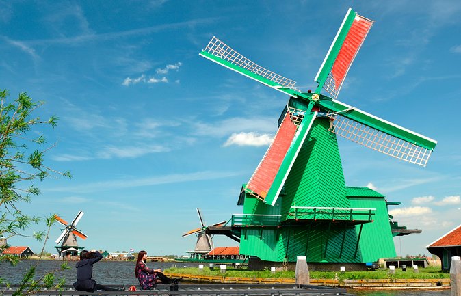 Amsterdam: Keukenhof and Zaanse Schans Windmills Guided Day Trip - Optional Amsterdam canal cruise: a flexible 1-hour finale