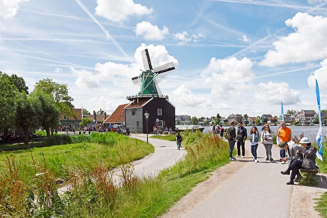 Amsterdam: Keukenhof and Zaanse Schans Windmills Guided Day Trip - Price and value: what you’re really paying for