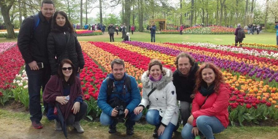 Amsterdam: Keukenhof Gardens Guided Tour Spanish and English - Private Bus Transfer: Comfort, Timing, and Where You Meet