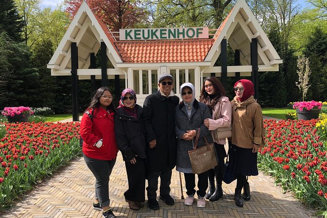 Amsterdam: Keukenhof Tulip Gardens and Giethoorn with Boat Tour - Getting there and timing: the real deal on a 9 to 10 hour day