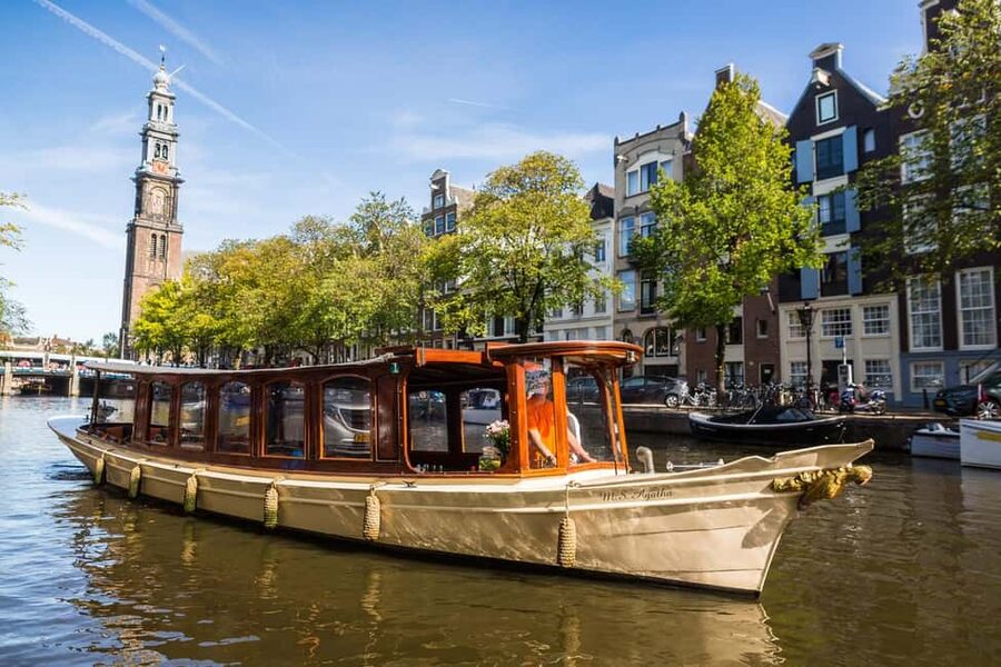 Amsterdam: King's Day Party Cruise with Open Bar & Music - Why a canal party cruise is the smart way to do King’s Day