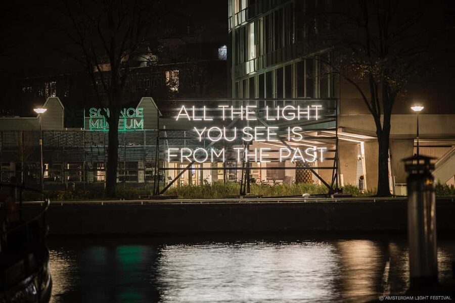 Amsterdam: Light Festival Boat+Unlimit.Drinks & Snack Option - Meeting in front of Amsterdam Central Station, then settling into the ride