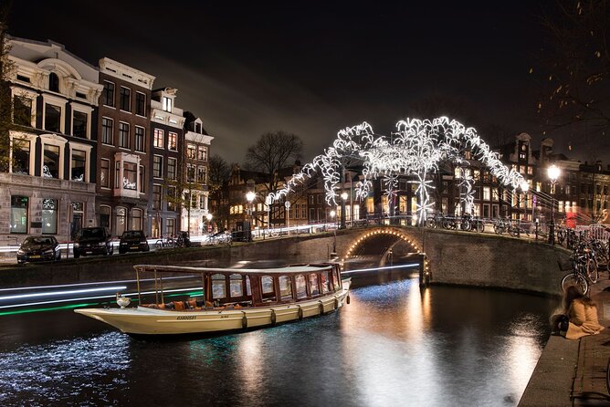 Amsterdam Light Festival: Canal Cruise + Snack & Unlimited Drinks - The One-Stop Itinerary: What You Actually See Along the Canal Route