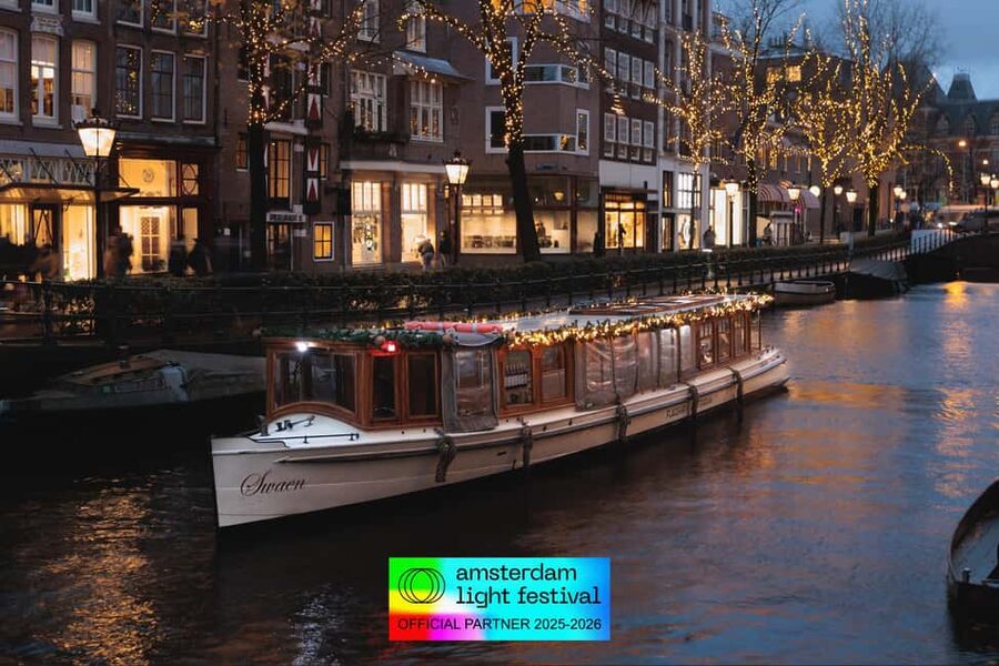 Amsterdam: Light Festival Heated Cruise + Unl Drinks & Snack - Should you book this Amsterdam Light Festival heated cruise?