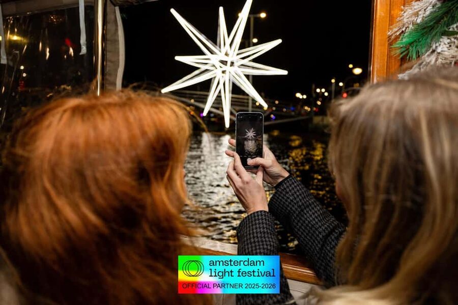 Amsterdam: Light Festival Heated Cruise + Unl Drinks & Snack - FAQ