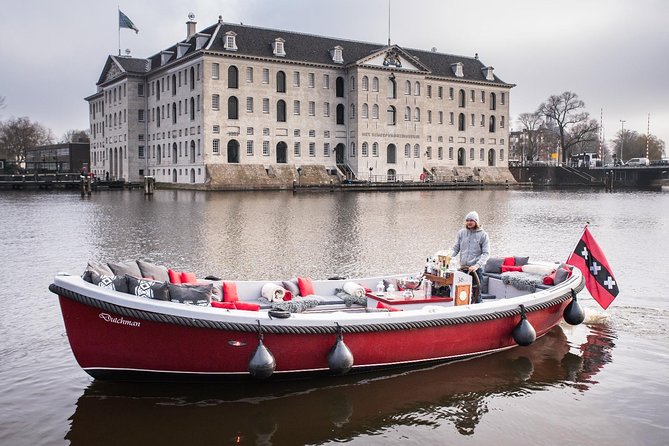 Amsterdam Light Festival: Saloon Boat Cruise + Hot Drinks & Bite - Boat Comfort Reality Check: When Enclosed Feels More Like Covered