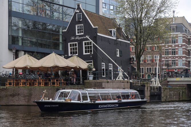 Amsterdam Live Guided Sightseeing Canal Cruise - The guide and captain make or break it