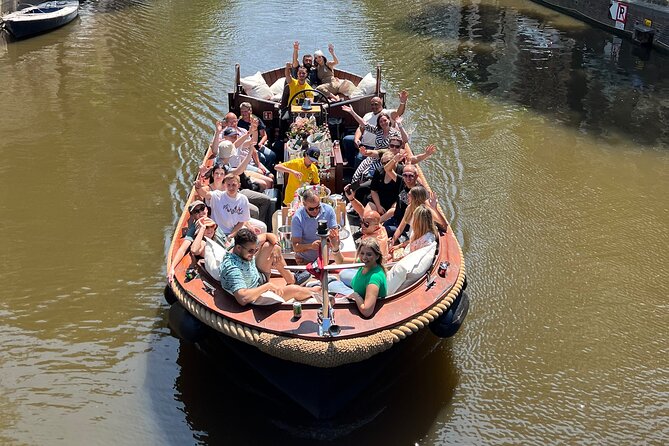 Amsterdam Luxury Boutique Boat tour with Unlimited Beer and Wine - The guide experience: what made rides feel special in real life