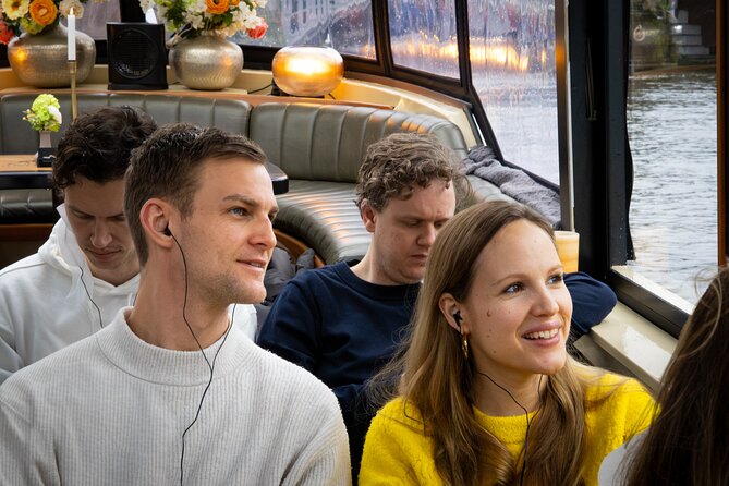Amsterdam: Luxury Canal Cruise with Historic VR Experience - 17th-Century VR Time Travel on the Canals