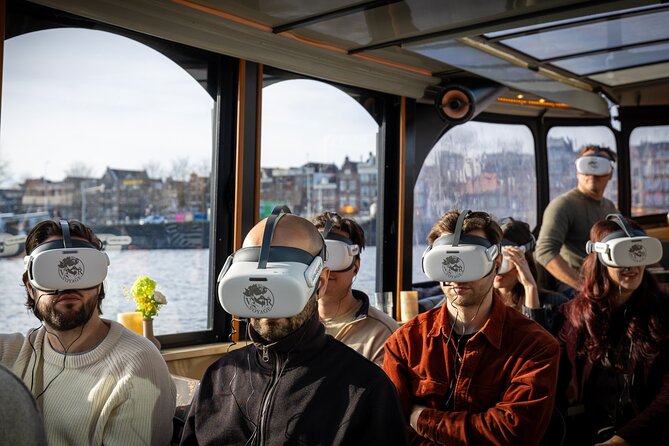 Amsterdam: Luxury Canal Cruise with Historic VR Experience - Audio first, VR second: how the 400-year storyline is paced