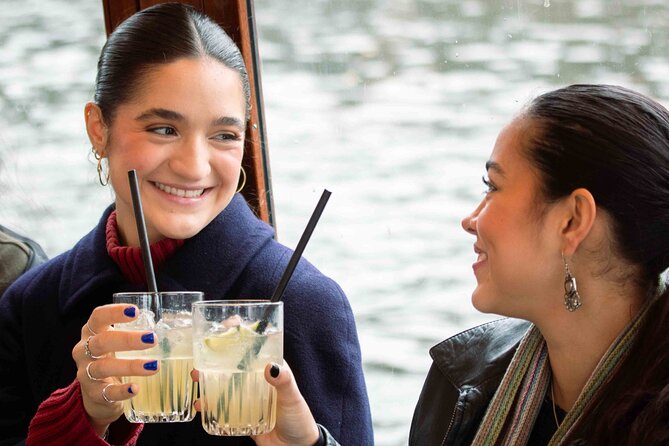 Amsterdam: Luxury Saloon Boat Cruise with Cocktails & Waffle - Open or closed boat, plus blankets for the “oh wow it’s colder” moments