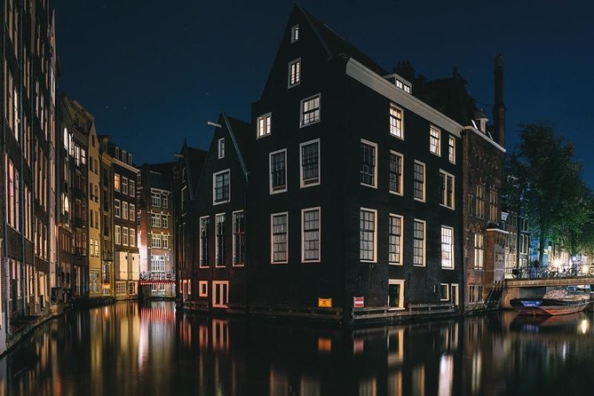 Amsterdam Night Photography Workshop with a Professional - Weather rules and how to prepare so the night does not beat you