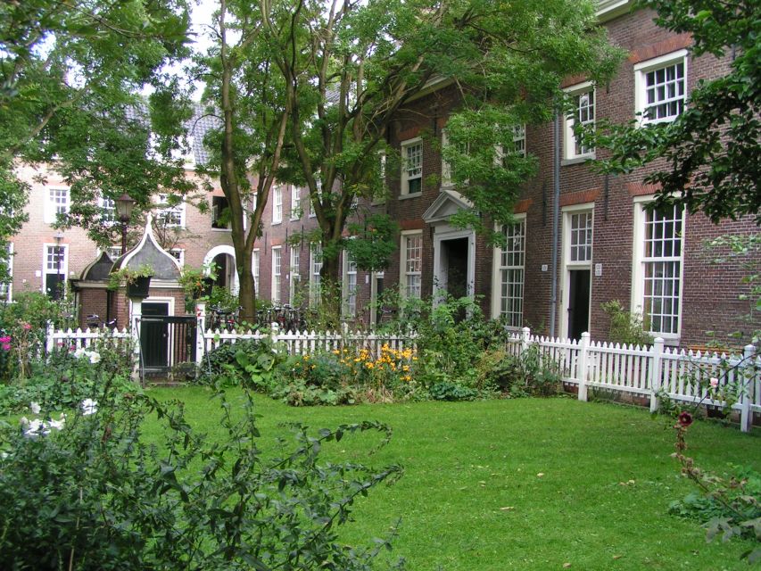 Amsterdam Old City Private Walking Tour - Churches and old gateways: Old Church and Oude Manshuispoort