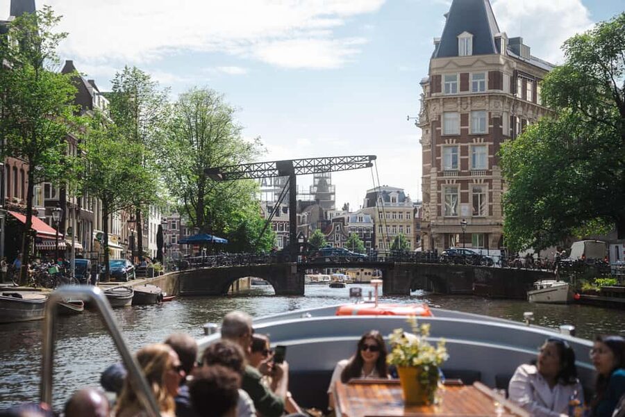 Amsterdam: Open Boat Canal Cruise (with Free Spritz Option) - Price and value: is $26 worth it for one hour?