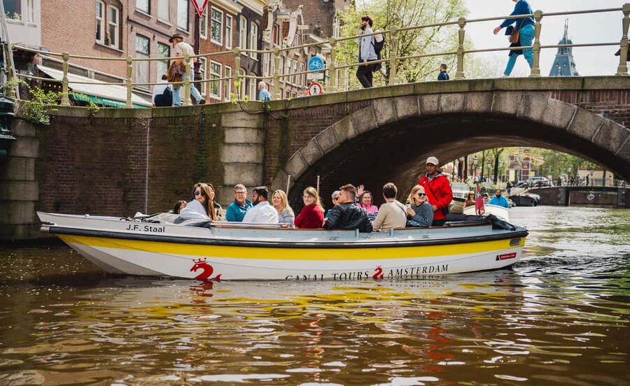 Amsterdam: Open Boat Canal Cruise (with Free Spritz Option) - Who should book this cruise, and who might skip it