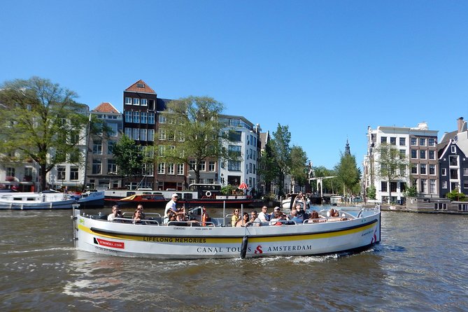 Amsterdam Open Boat Tour with Local Guide - Smart-casual on an open boat: what you should wear