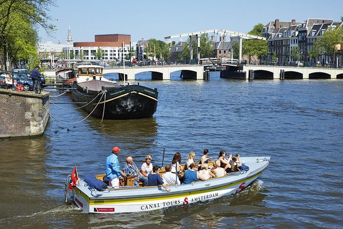 Amsterdam Open Boat Tour with Local Guide - Watch-outs: the cold factor and one booking hiccup to be aware of