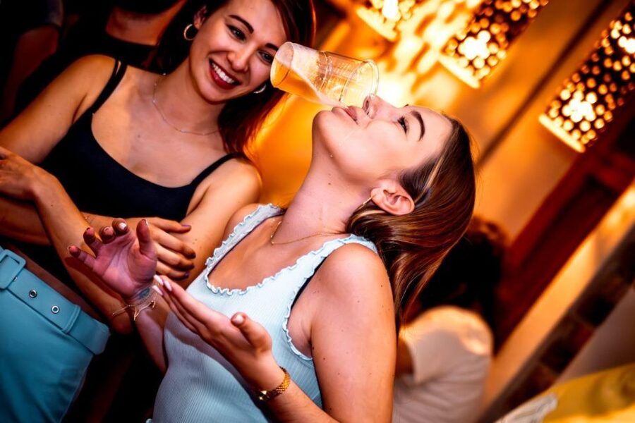 Amsterdam: Original Pub Crawl Party with VIP Entrance - Price and Value: Why $12 Can Work If You Use the Inclusions