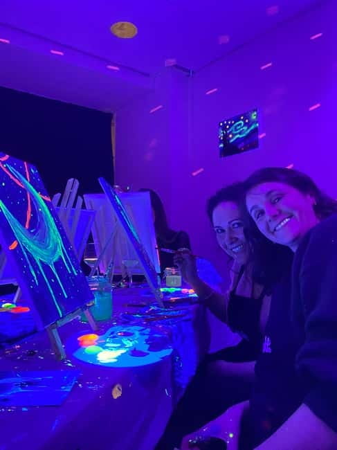 Amsterdam: Paint and Sip in the Dark at Rembrandt van Wine - Rembrandt van Wine: A Neon Paint Party in Total Darkness