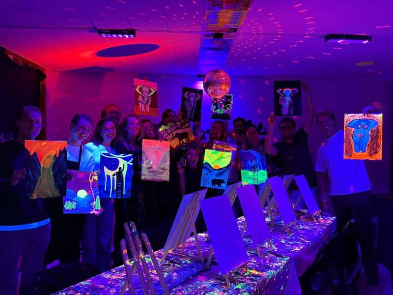 Amsterdam: Paint and Sip in the Dark at Rembrandt van Wine - Getting There and Meeting Your Host at the Door