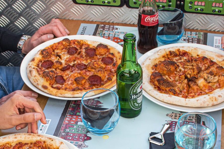 Amsterdam: Pizza Cruise with New York Pizza & Drinks - Price and value: why $28 feels fair here